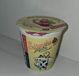 Selčiansky smotanový jogurt 145g - JAHODA